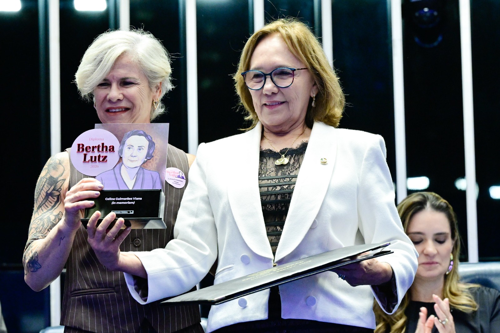 A homenagem do Senado à primeira mulher brasileira a se alistar para votar