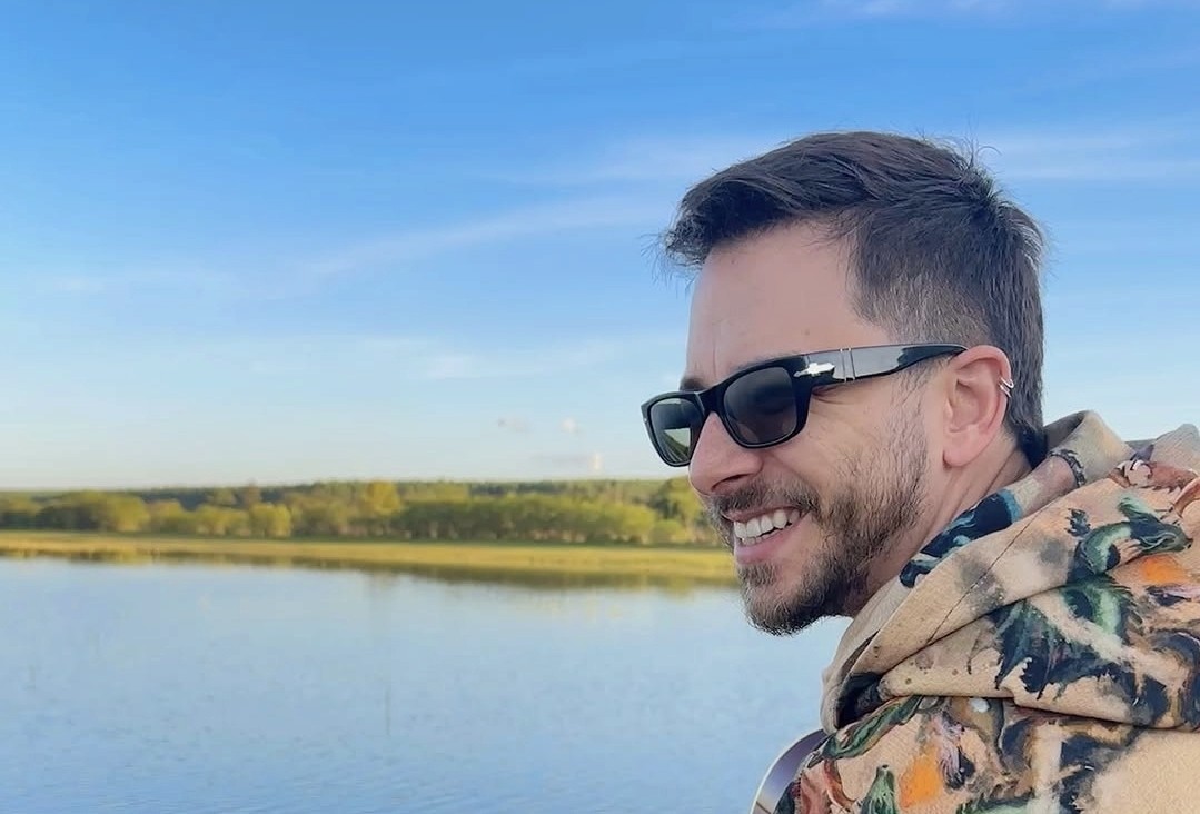 Junior Lima expõe como lida com boatos de que é gay