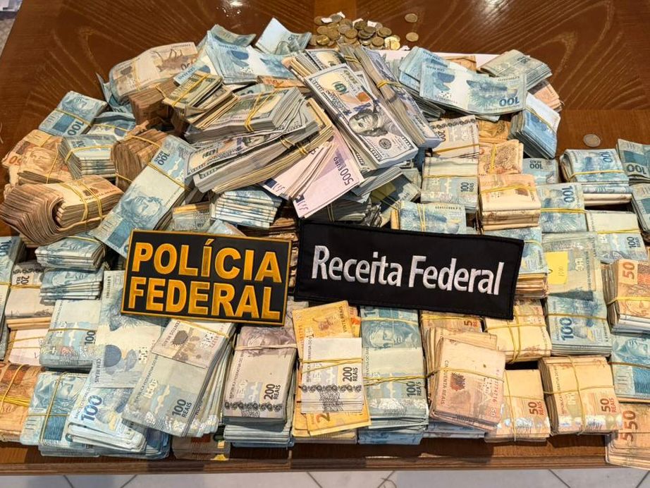 Carrões, relógios e muito dinheiro: o saldo da operação da PF no Porto do Rio