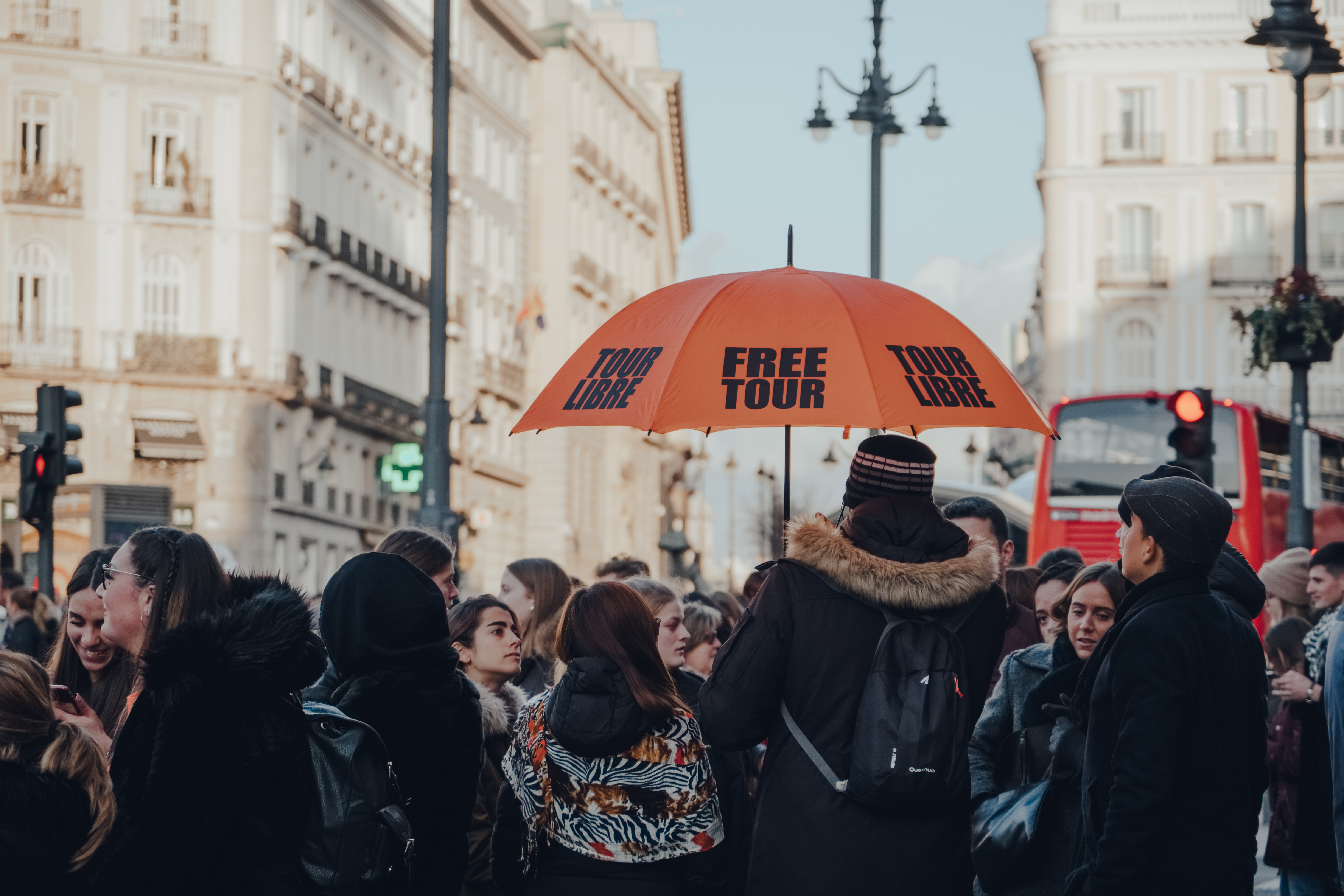 ‘Free tour’ na Europa: vale a pena, como funciona e quanto pagar?