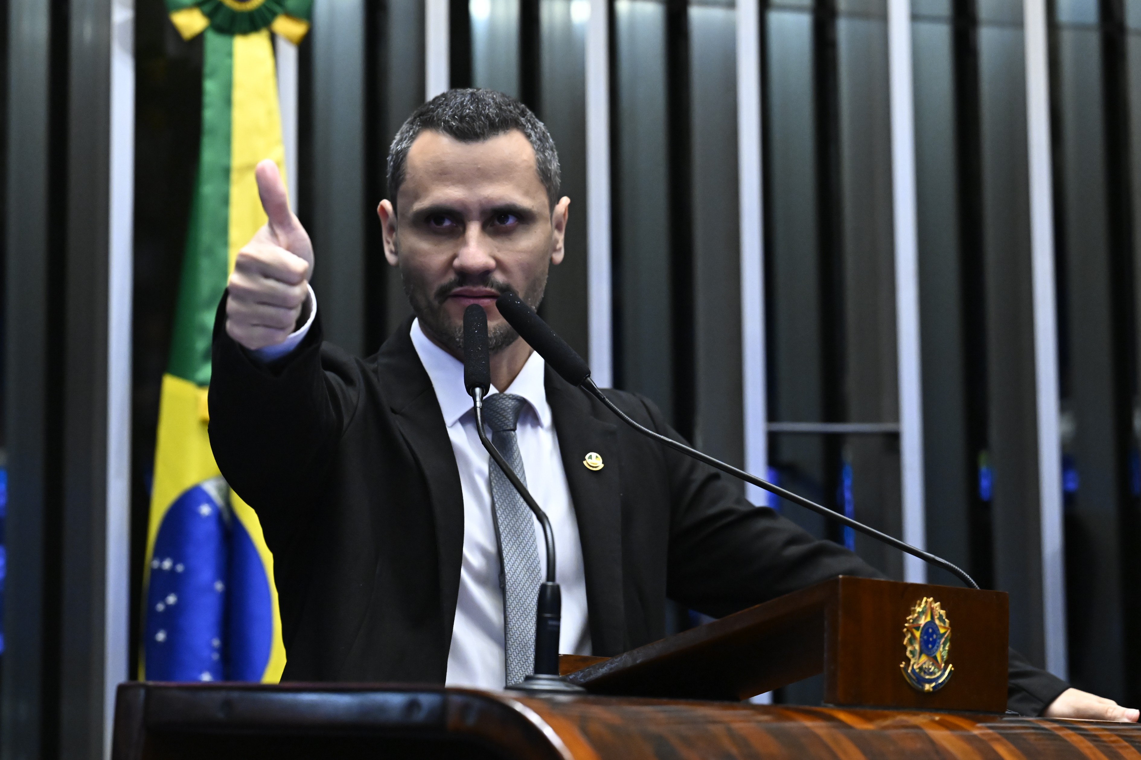 A trombada entre Cleitinho e presidente do Republicanos que alimenta a indefinição em Minas Gerais