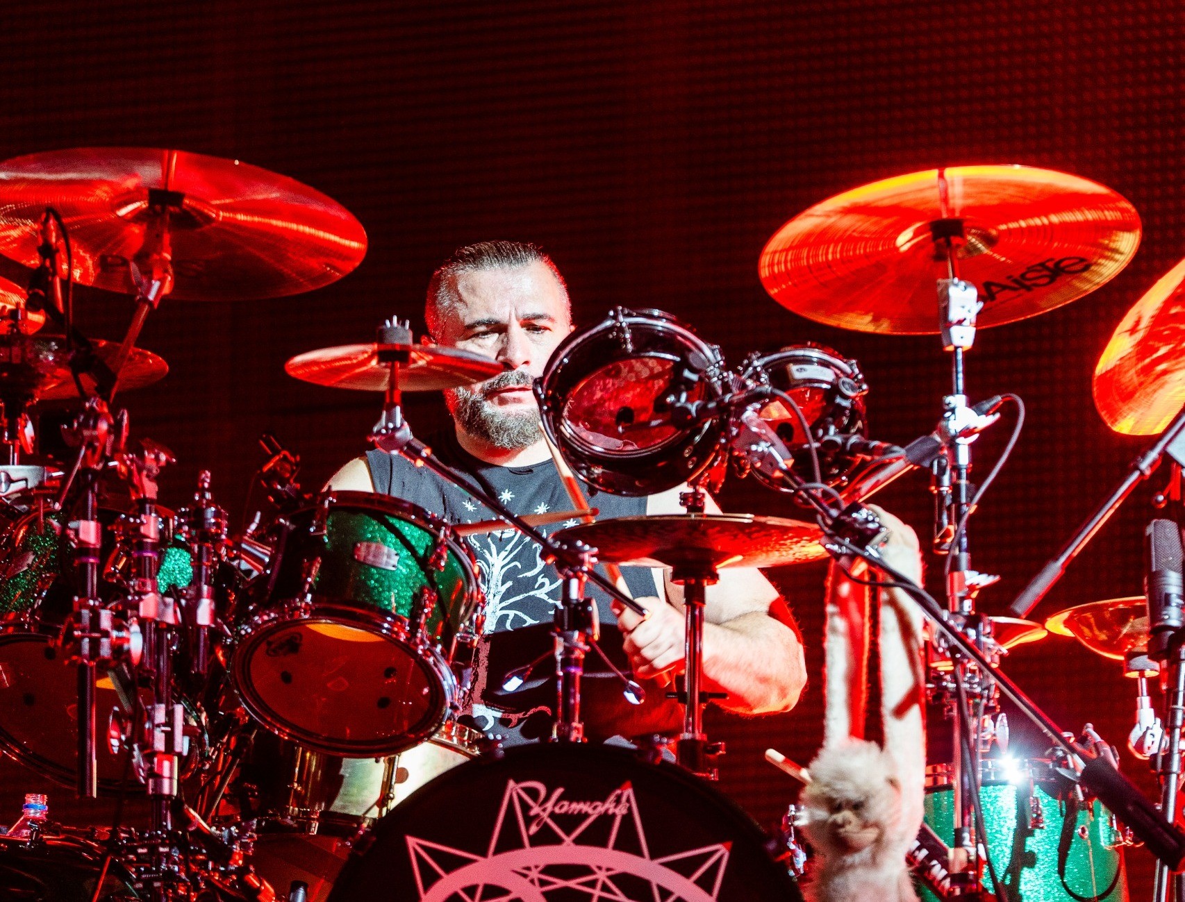 Baterista do System of a Down explica a VEJA suas HQs com “universo maior do que ‘Game of Thrones'”