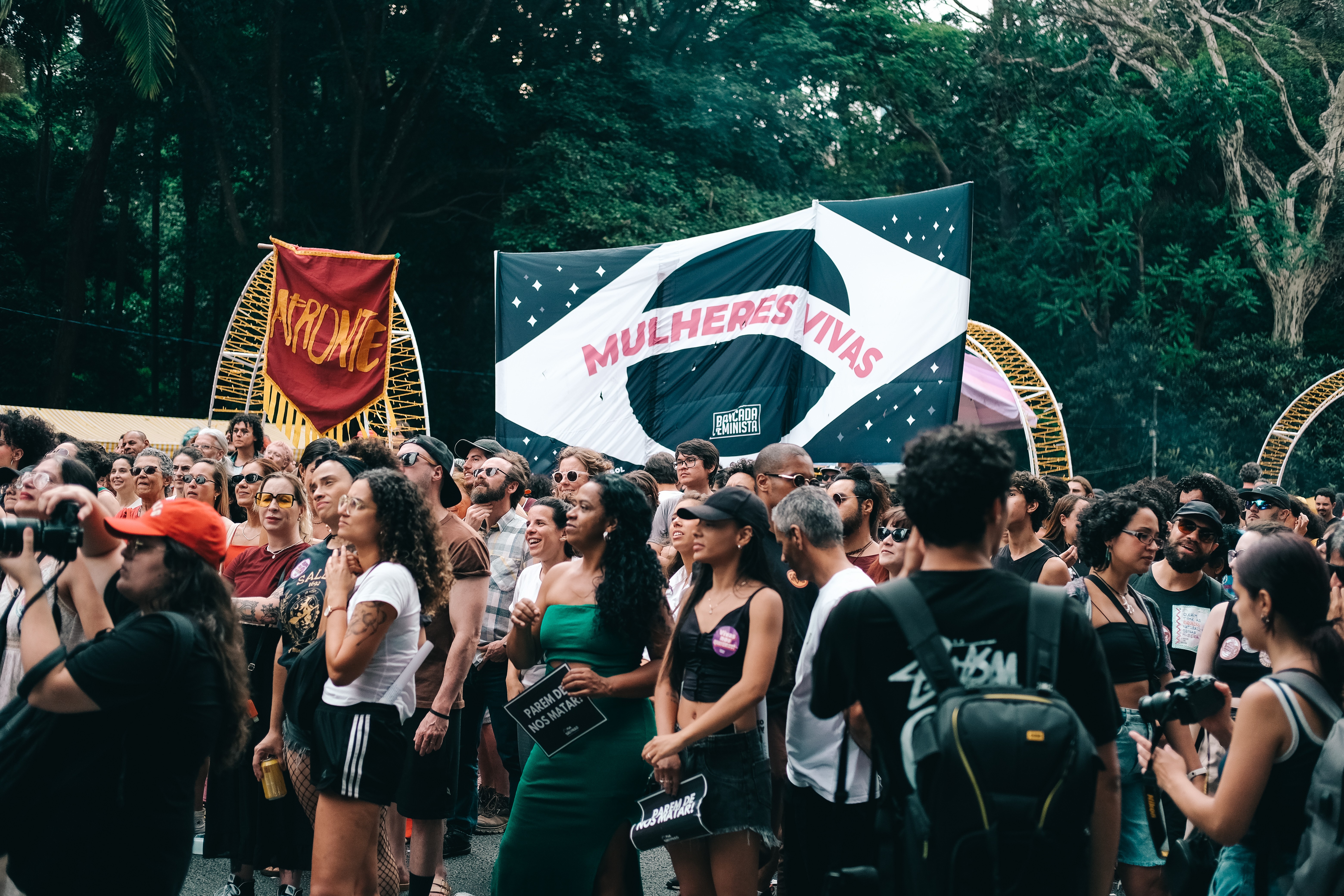 A ofensiva digital para emplacar projeto que equipara misoginia ao racismo