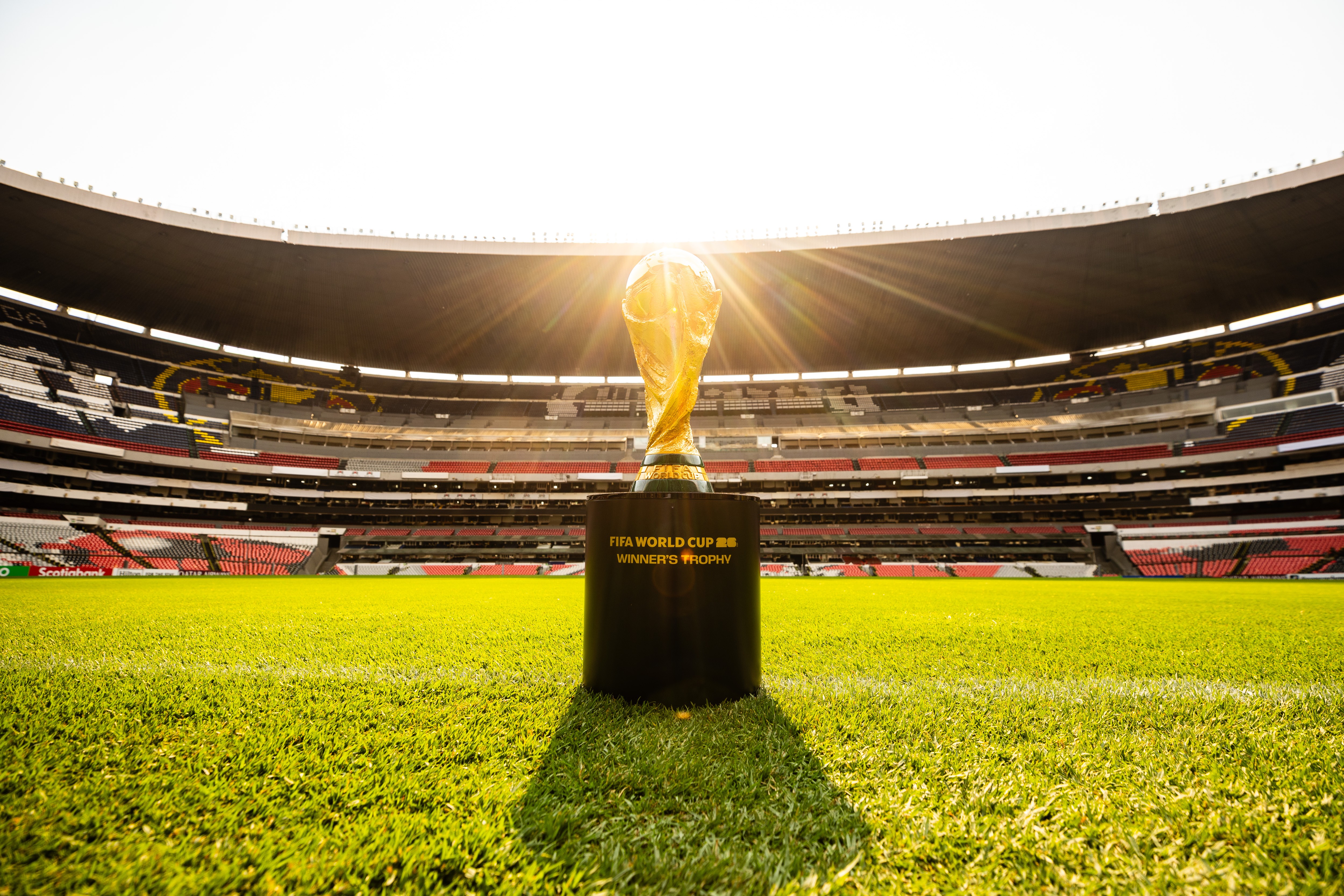 Brasileiros se planejam para a Copa de 2026 e apostam em compra gradual de dólares