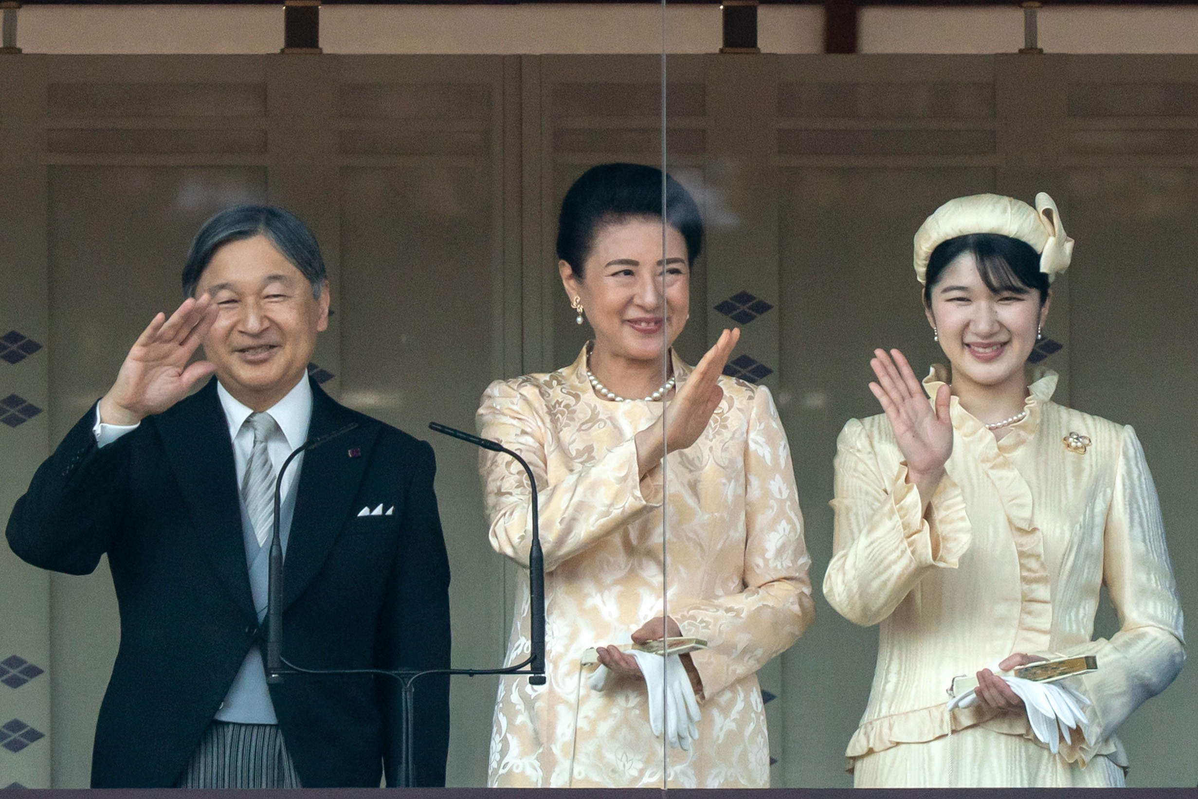 Japão propõe ampliar linha sucessória imperial, mas mantém veto a mulheres