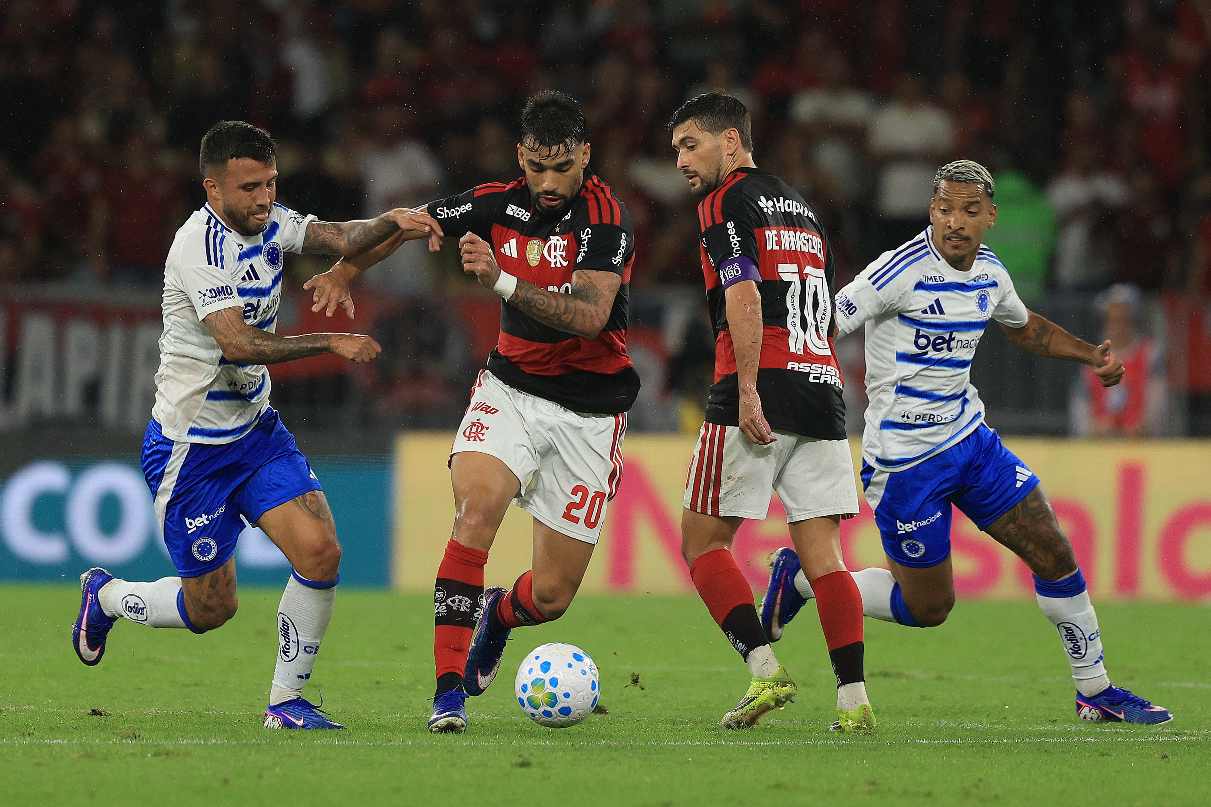 Jogador do Flamengo pode ser cortado da Copa do Mundo