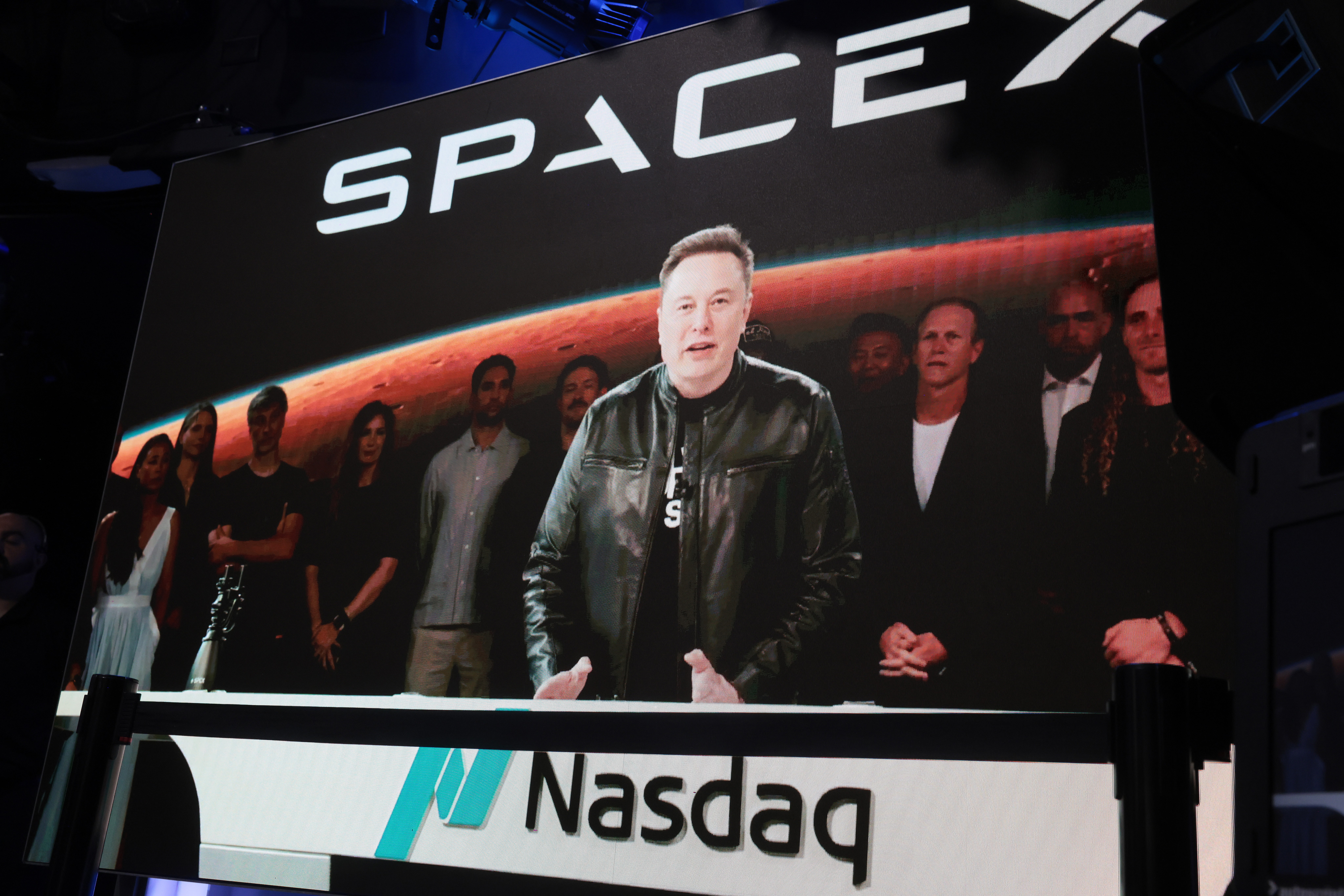 Como Elon Musk perdeu metade da fortuna em apenas sete semanas
