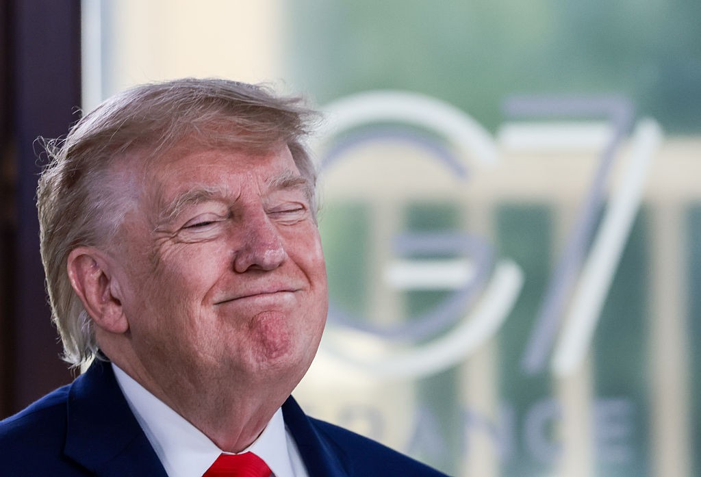 O que é a Ordem Executiva 14323, que taxa o Brasil em 50% e foi prorrogada por Trump