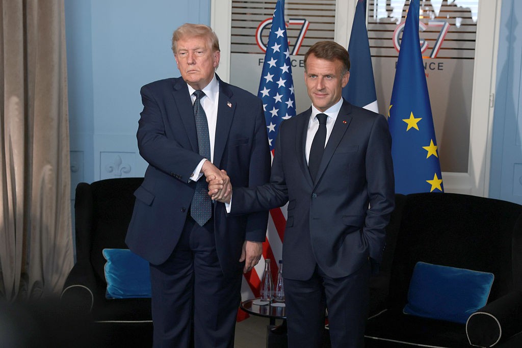 Após crise diplomática com Brasil, Trump mira embaixada da França