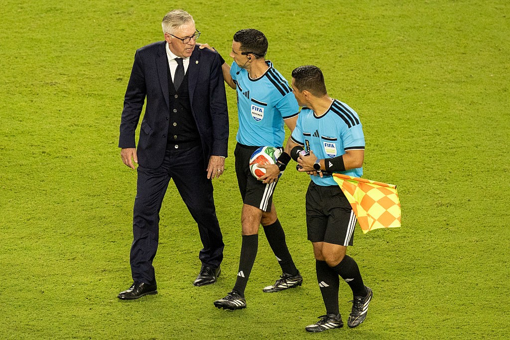 Ancelotti reclama e Brasil terá árbitro italiano contra o Japão