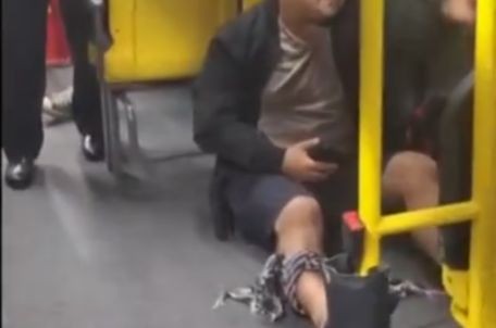 Passageiro é baleado em ônibus durante operação contra CV no Morro Dona Marta, no Rio