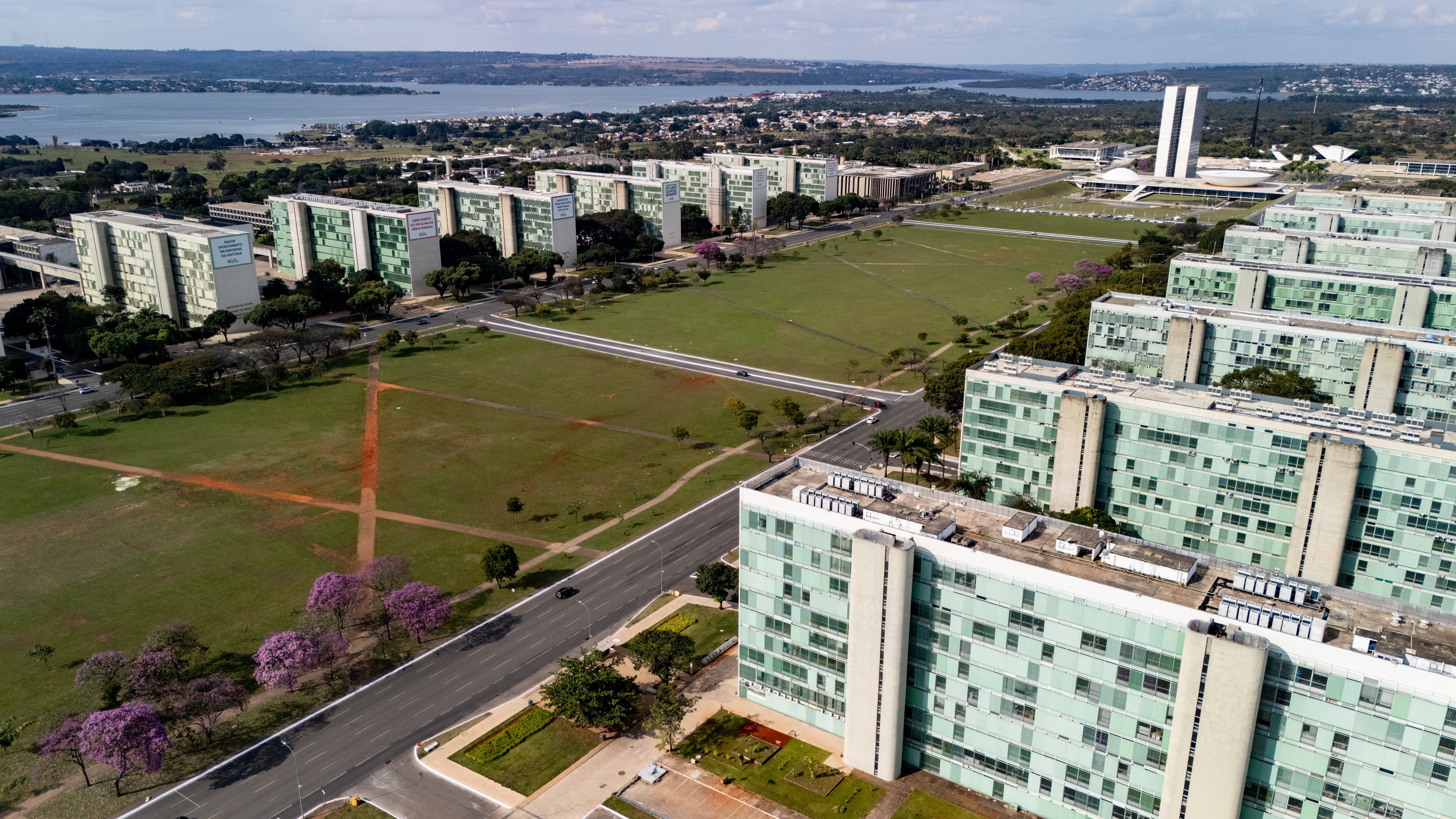 IFI estima que governo vai furar a Regra de Ouro em R$ 288 bilhões em 2026