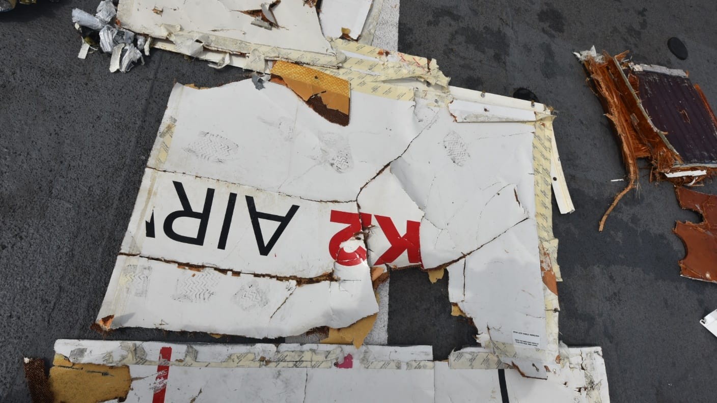 Veja imagens de destroços do Boeing 737 encontrados no Mar da Arábia