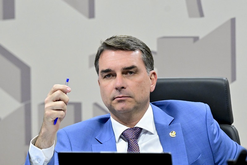 Flávio Bolsonaro: o que entra e o que fica de fora nas privatizações