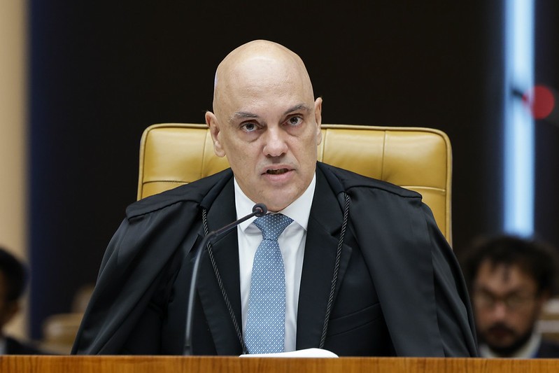 Decisão de Moraes foi ‘errada e truculenta’, diz advogado sobre operação em casa de Bolsonaro