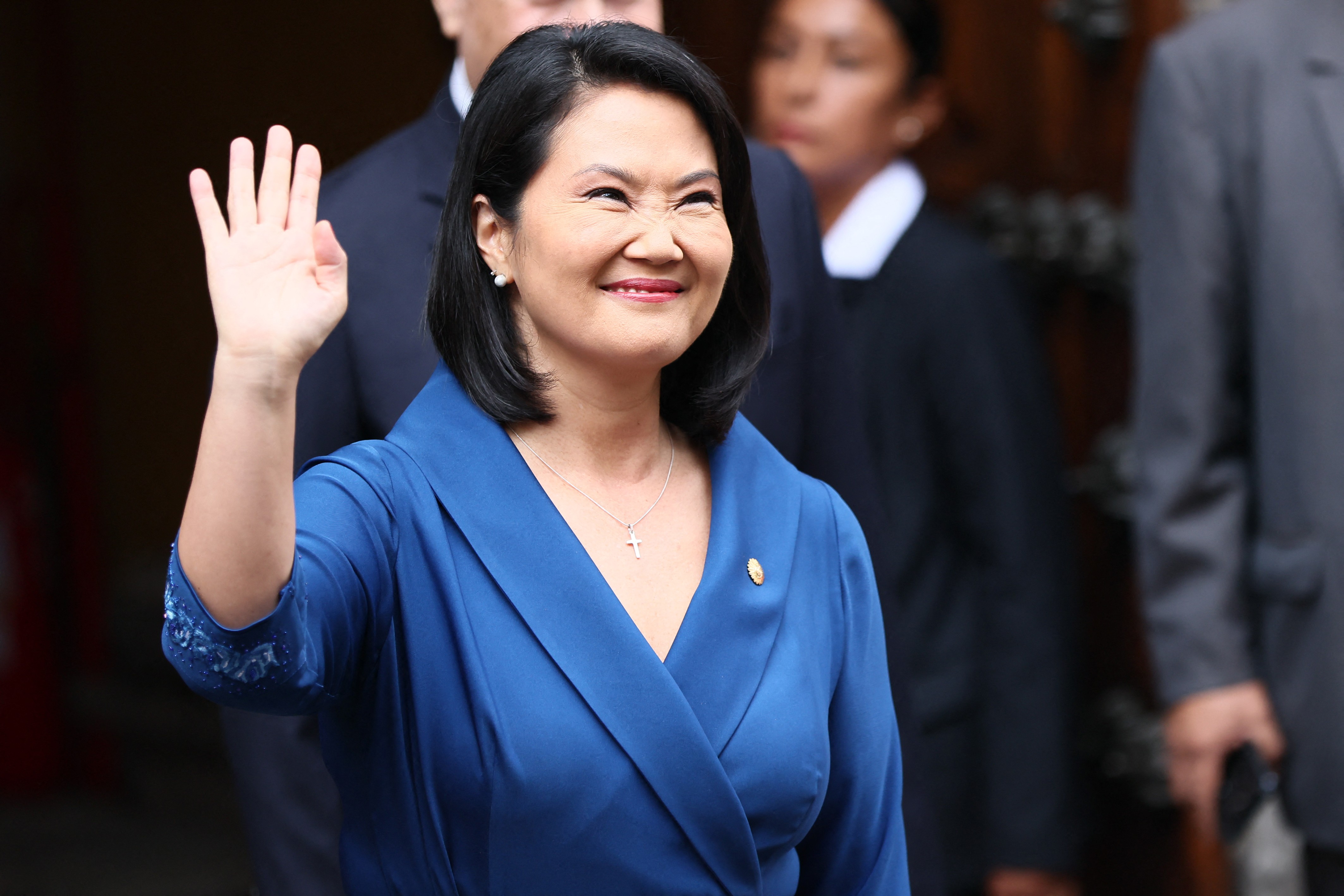 Keiko Fujimori assume Presidência do Peru após vitória acirrada