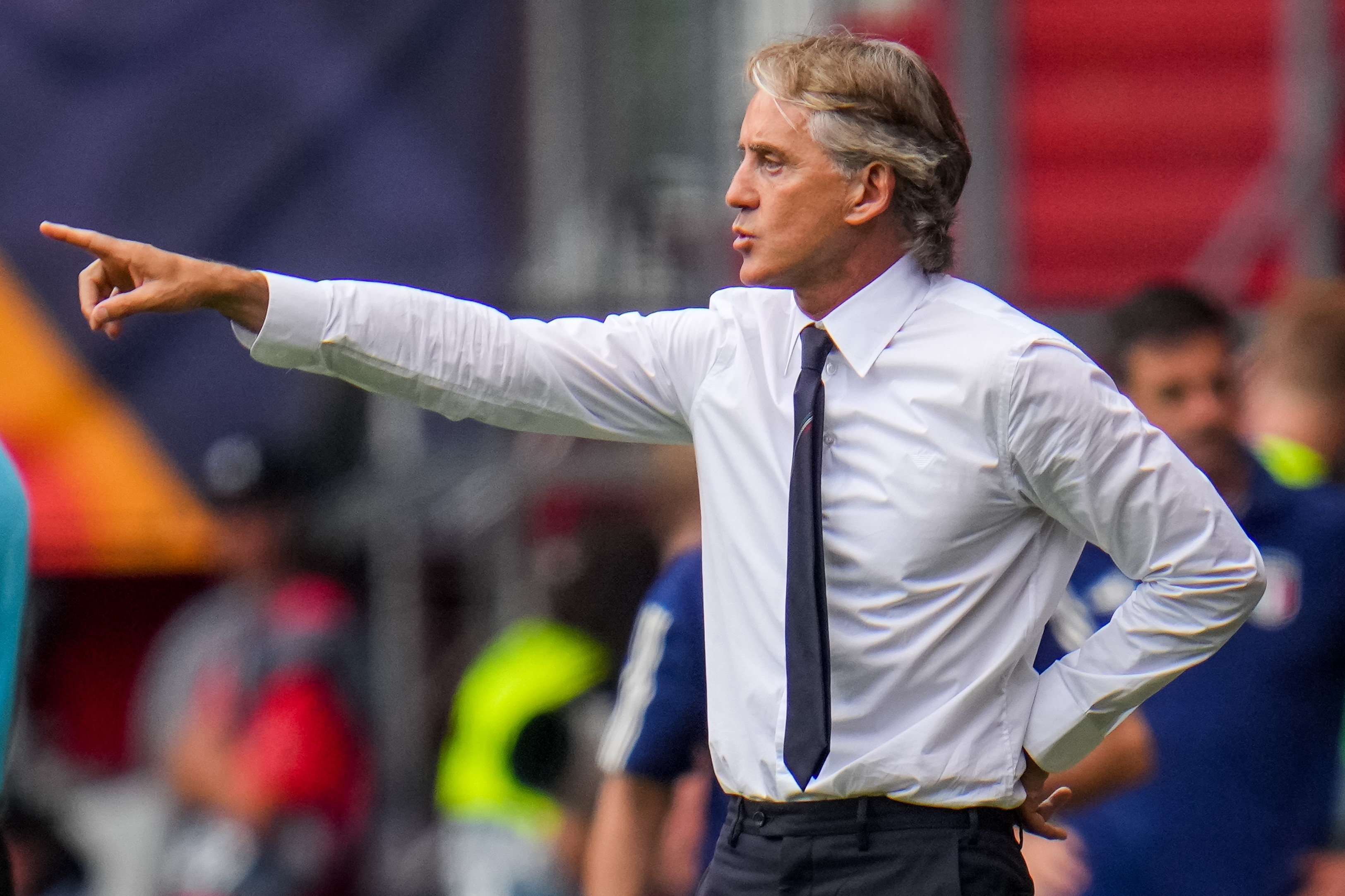 Em meio ao caos, Itália escolhe novo técnico para tentar reerguer seleção