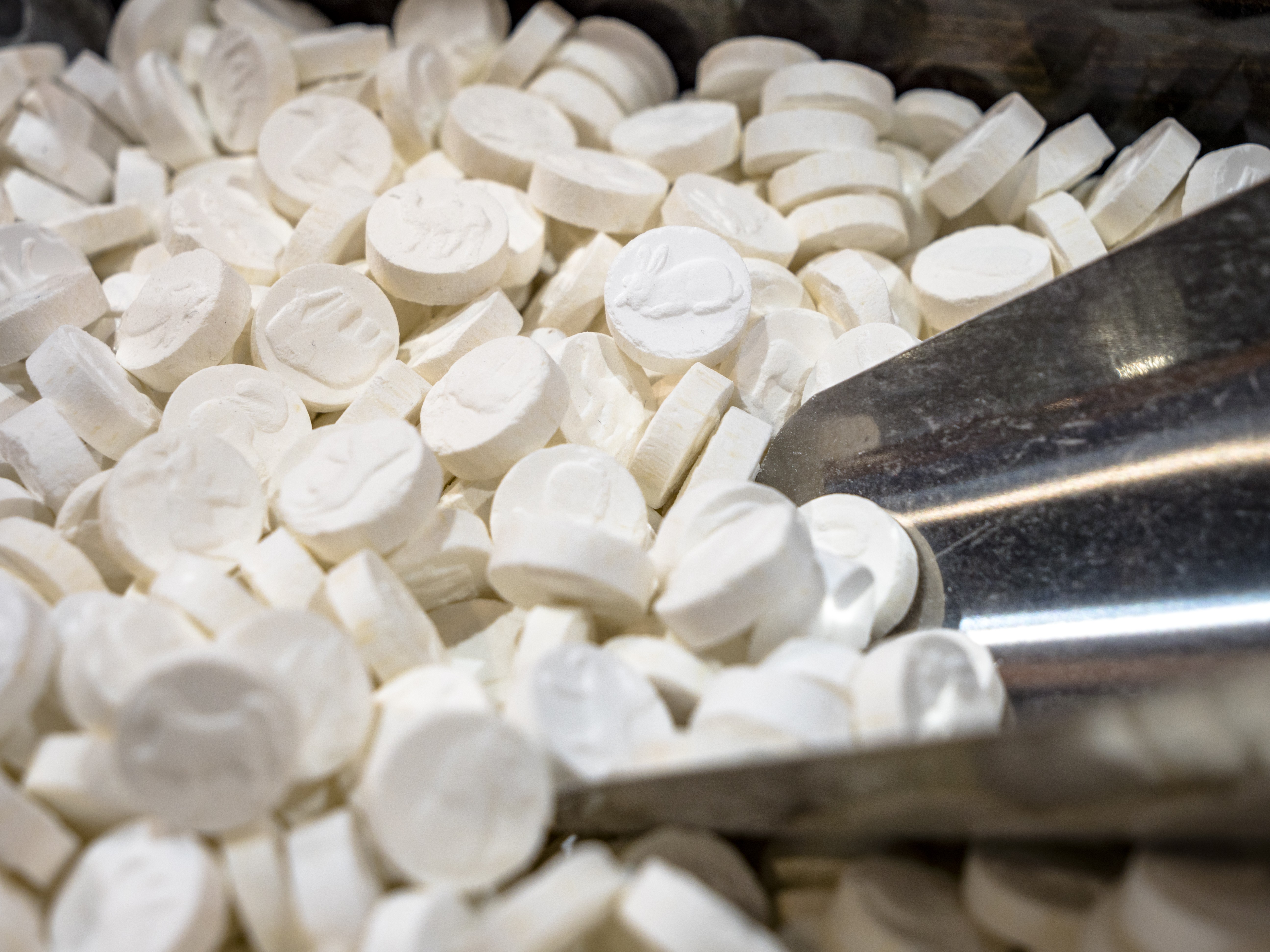 Nova Zelândia aprova MDMA para tratar transtorno de estresse pós-traumático