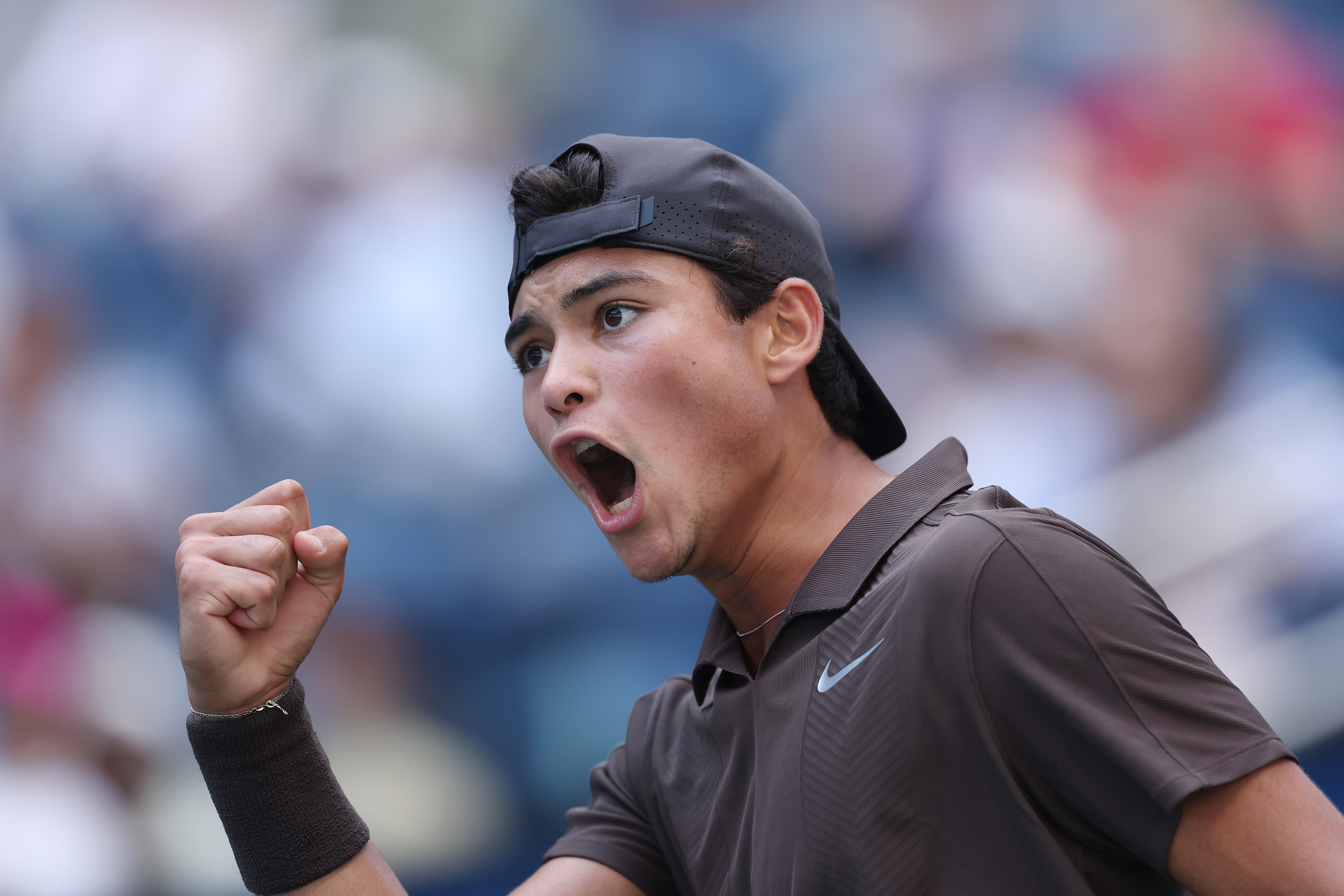 UTS Rio: Guto Miguel bate o ex-top 13 Nick Kyrgios e João Fonseca estreia no torneio nesta sexta-feira, 17