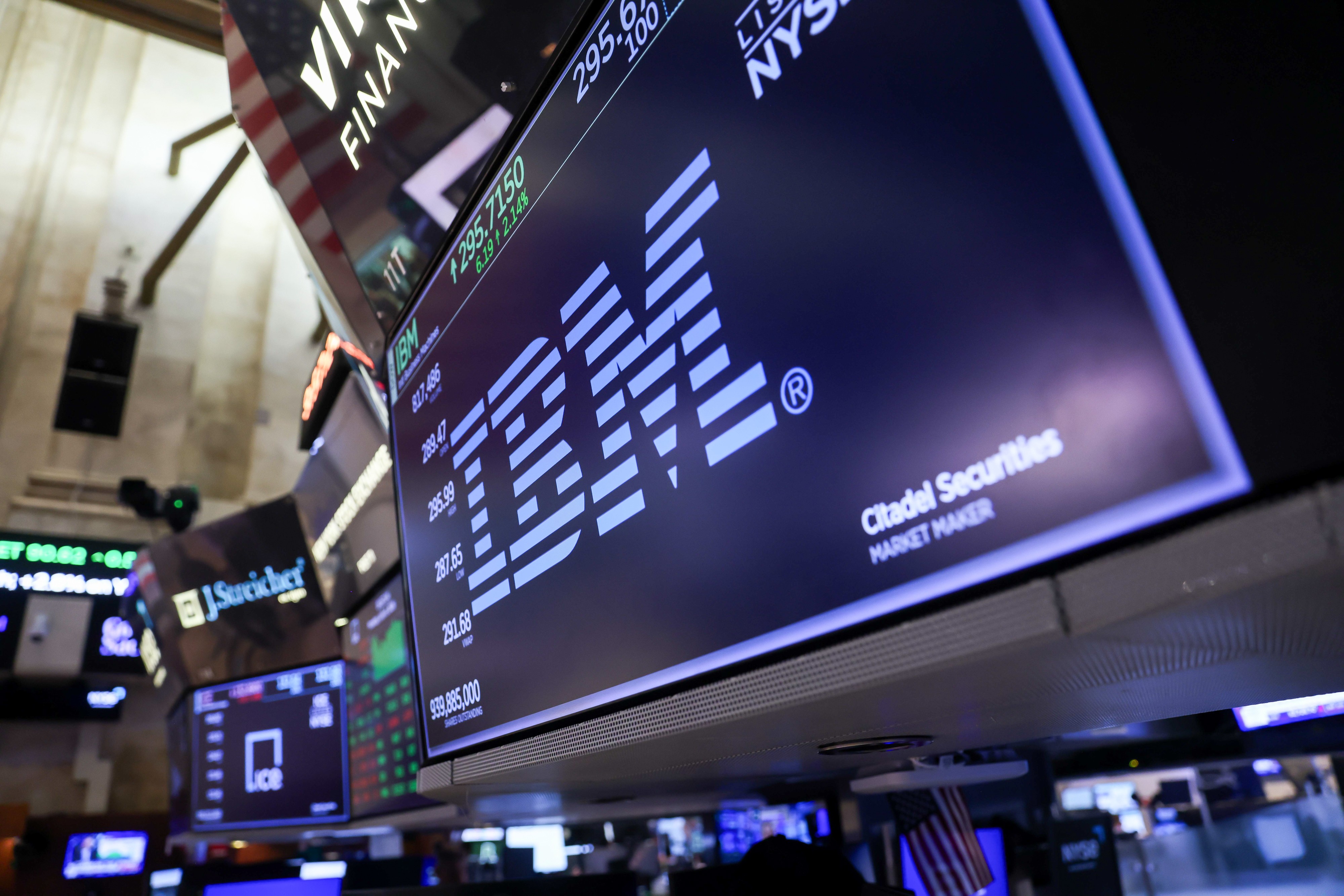 IBM admite erro na corrida da IA e ações derretem 25%