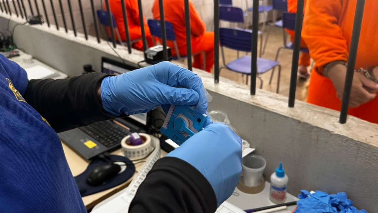 Polícias do Paraná ampliam coleta de DNA de presos