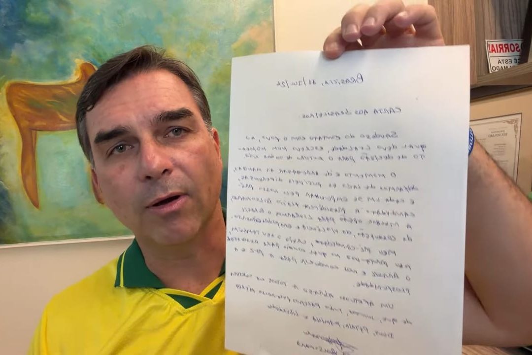A pena que Flávio Bolsonaro pode receber depois de ler carta do pai