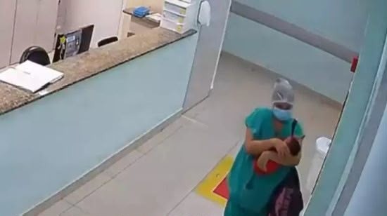 Técnica de enfermagem é presa ao tentar sair de maternidade com recém-nascida na bolsa