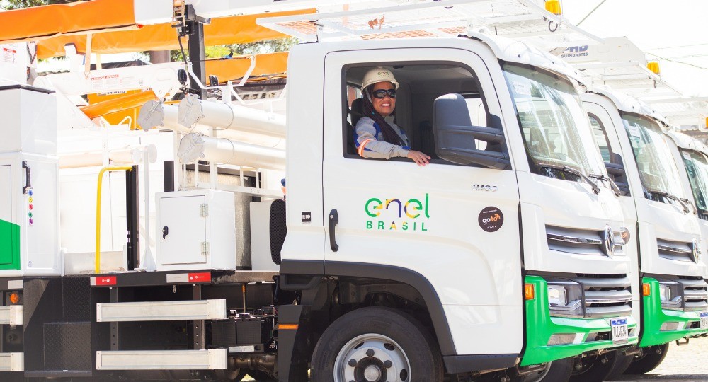 Enel abre 209 vagas em SP e mira contratar 400 eletricistas no ano