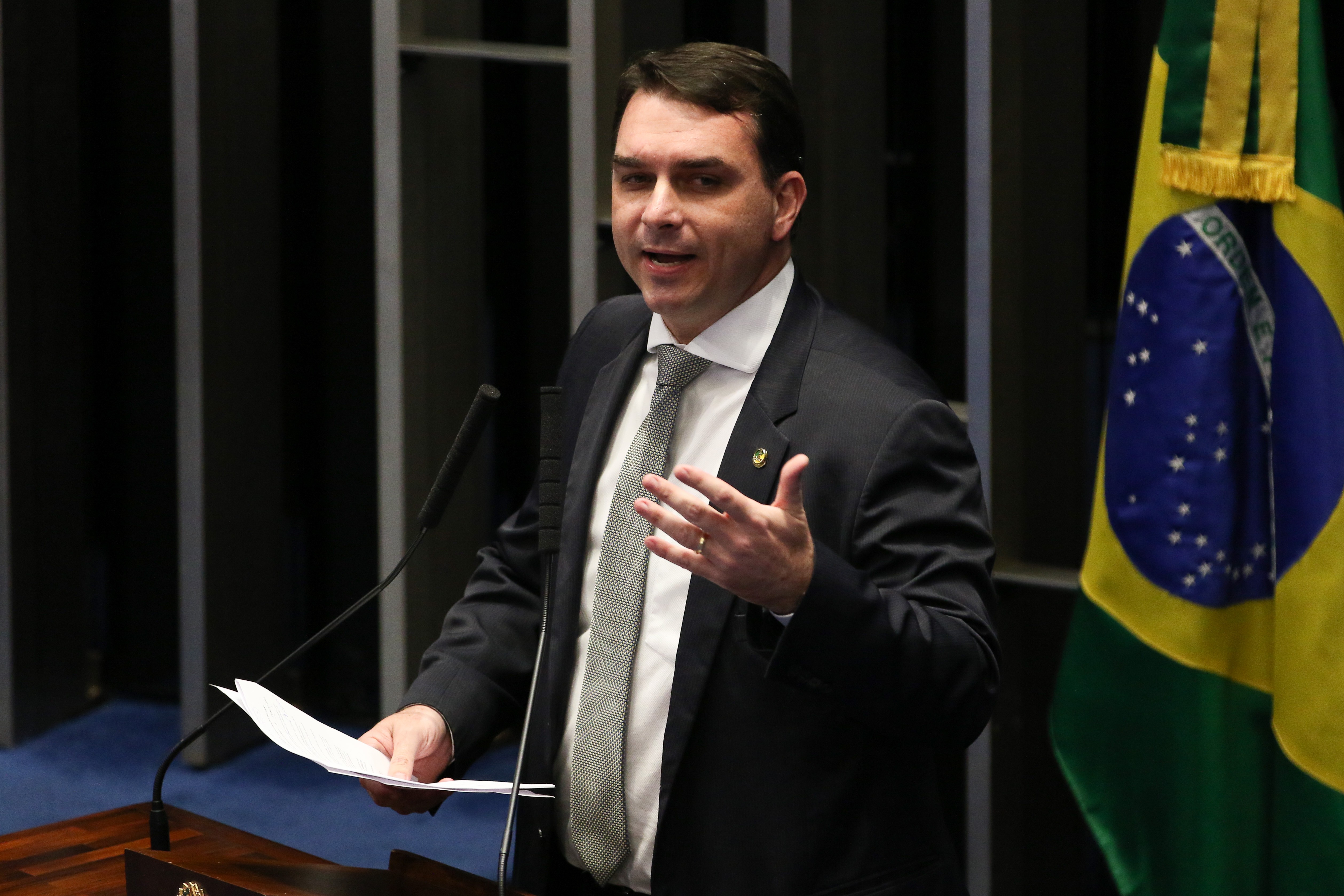 PL corre contra o tempo e quer definir vice de Flávio até a próxima semana