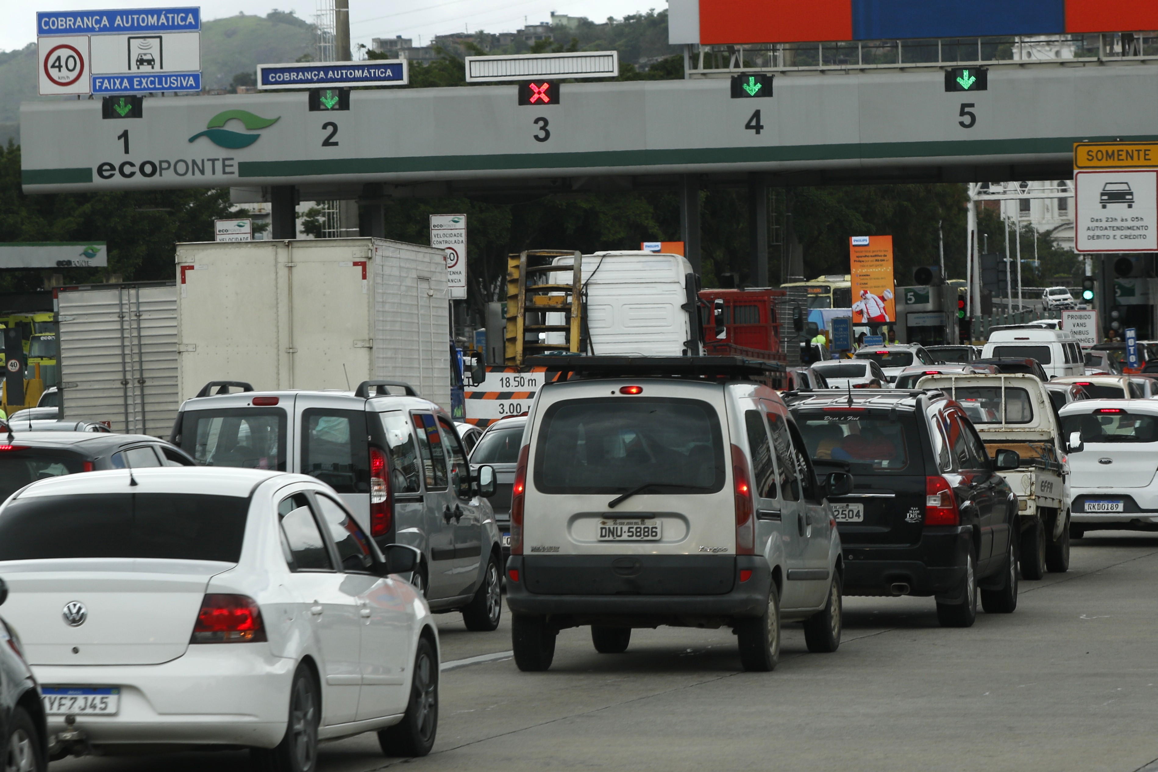 Alerta de ciclone assusta Niterói, mas Defesa Civil diz que aviso é falso