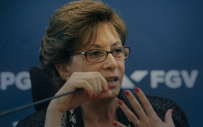 Uma brasileira na fronteira da Ciência Econômica
