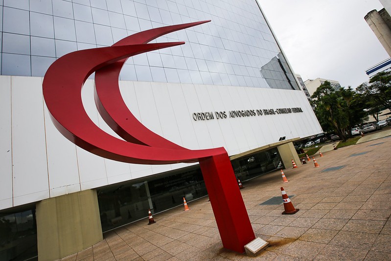 OAB aciona Fachin, cobra abstenção de Gonet em petição e pede fim do Inquérito das Fake News