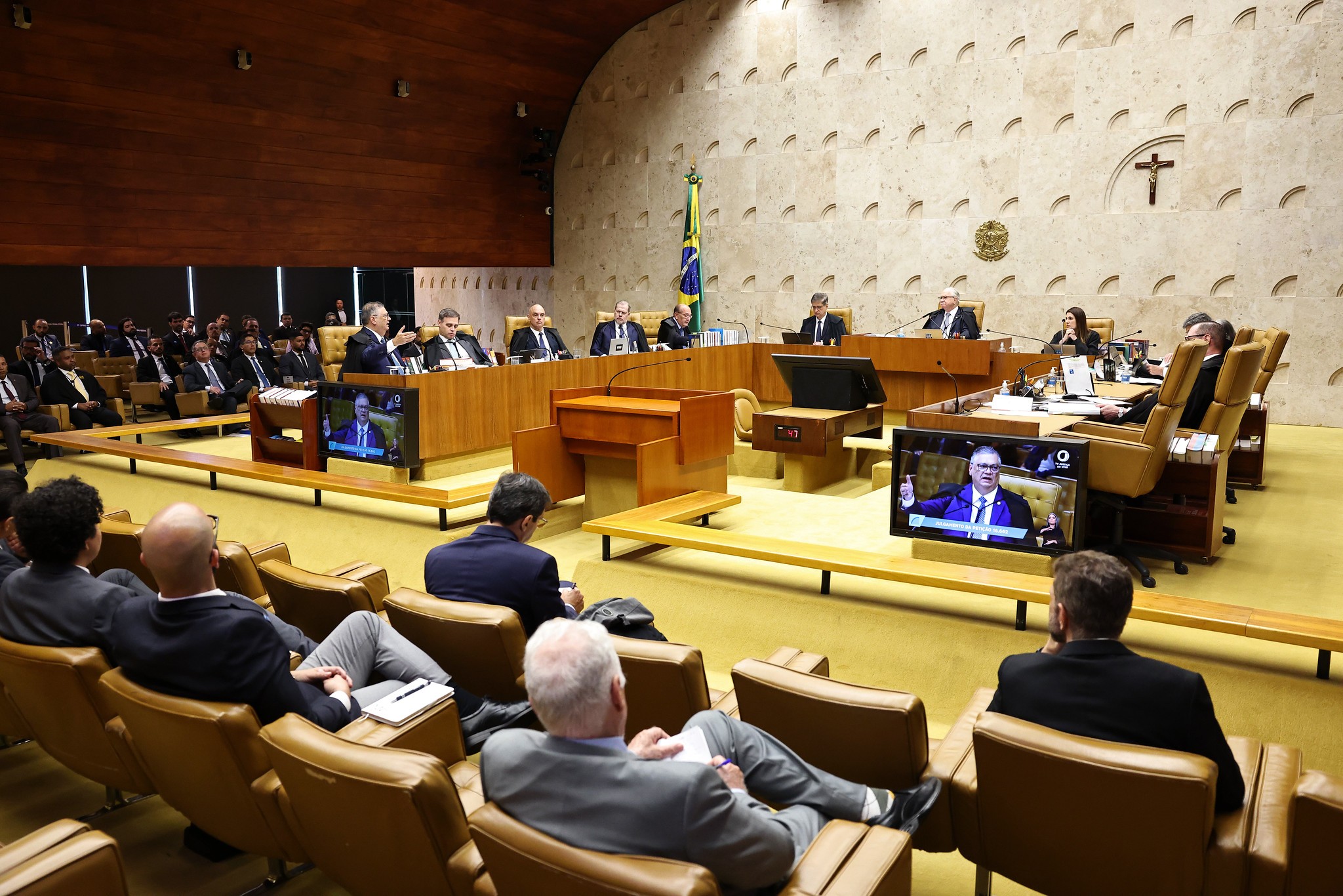 ‘Crise sem precedentes’: imprensa internacional repercute sessão do STF sobre Moraes