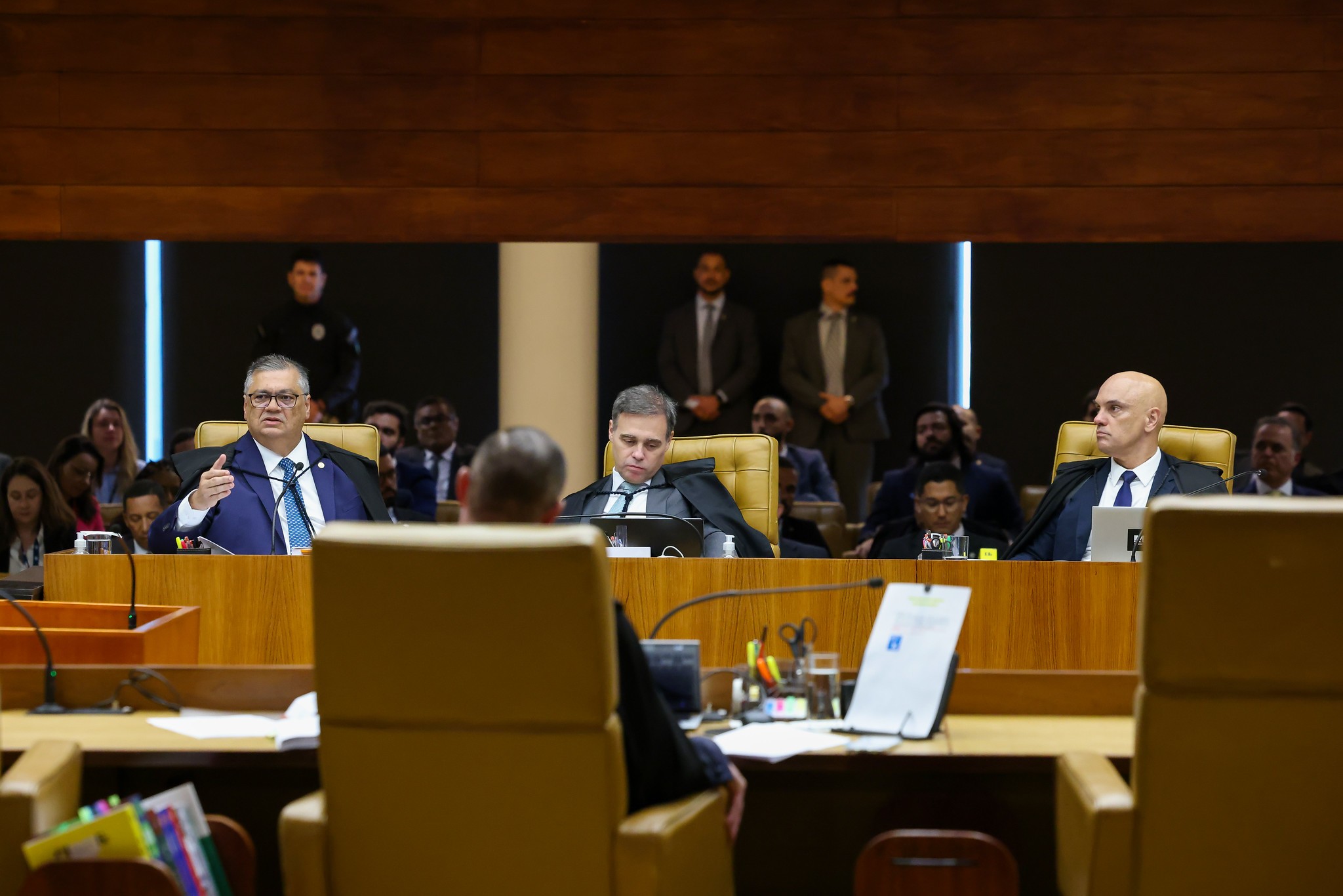 Sessão sobre Mendonça no caso Moraes no dia 23 está mantida? Advogado explica possibilidades