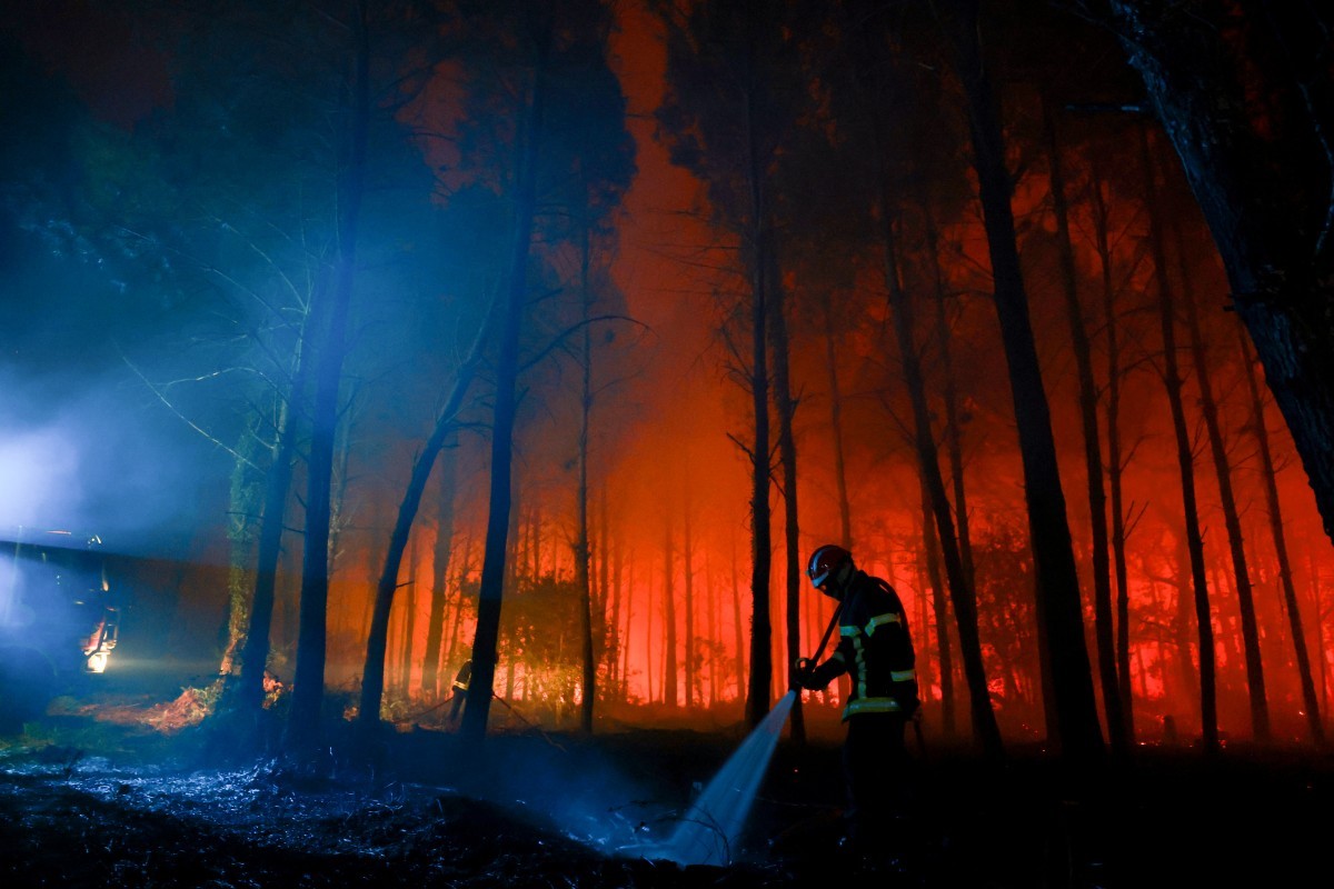 França tem devastação recorde e maior número de incêndios florestais desde 1976