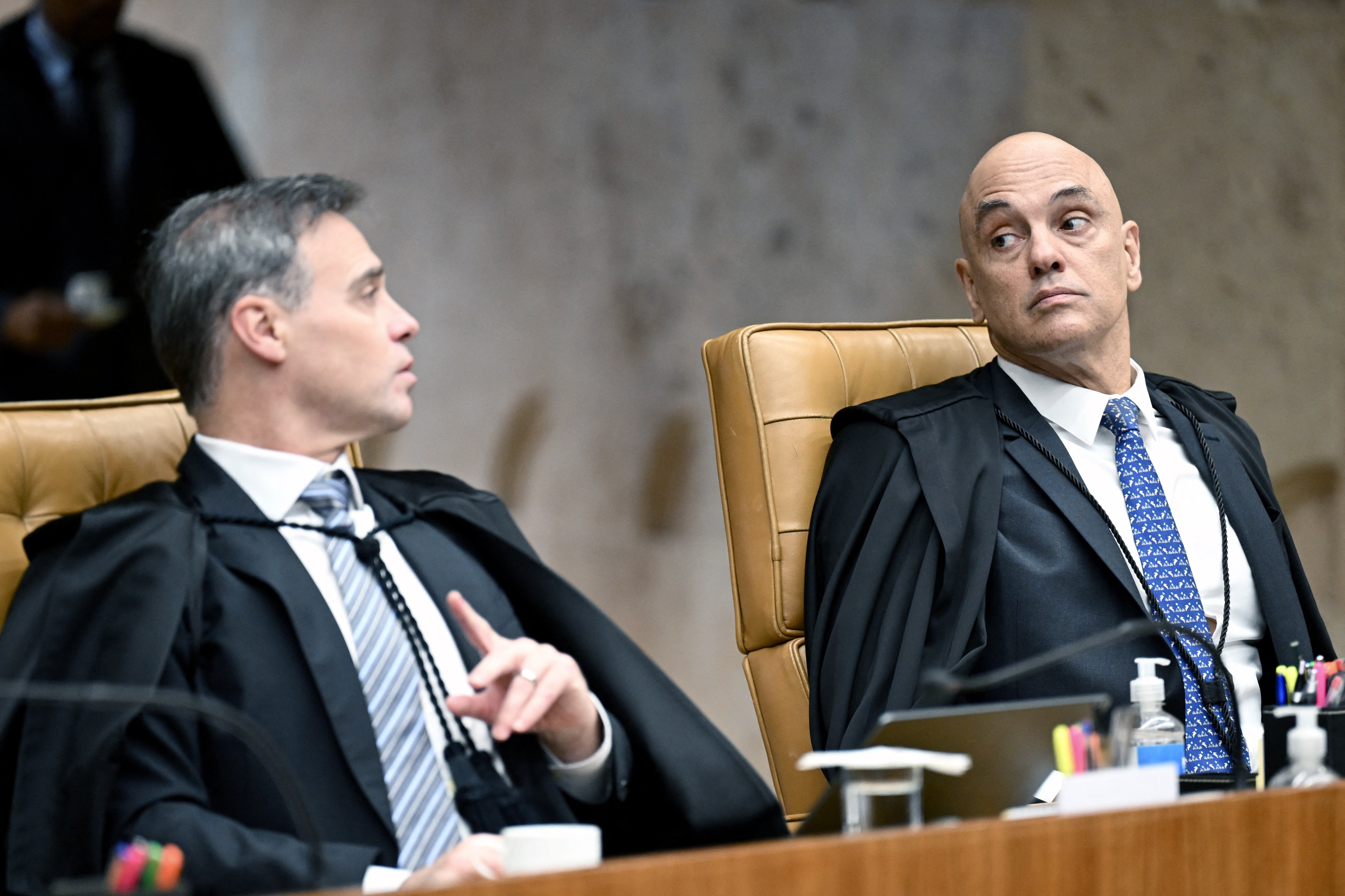 Crise no STF torna Mendonça e Moraes alvos de narrativa espiritual entre evangélicos