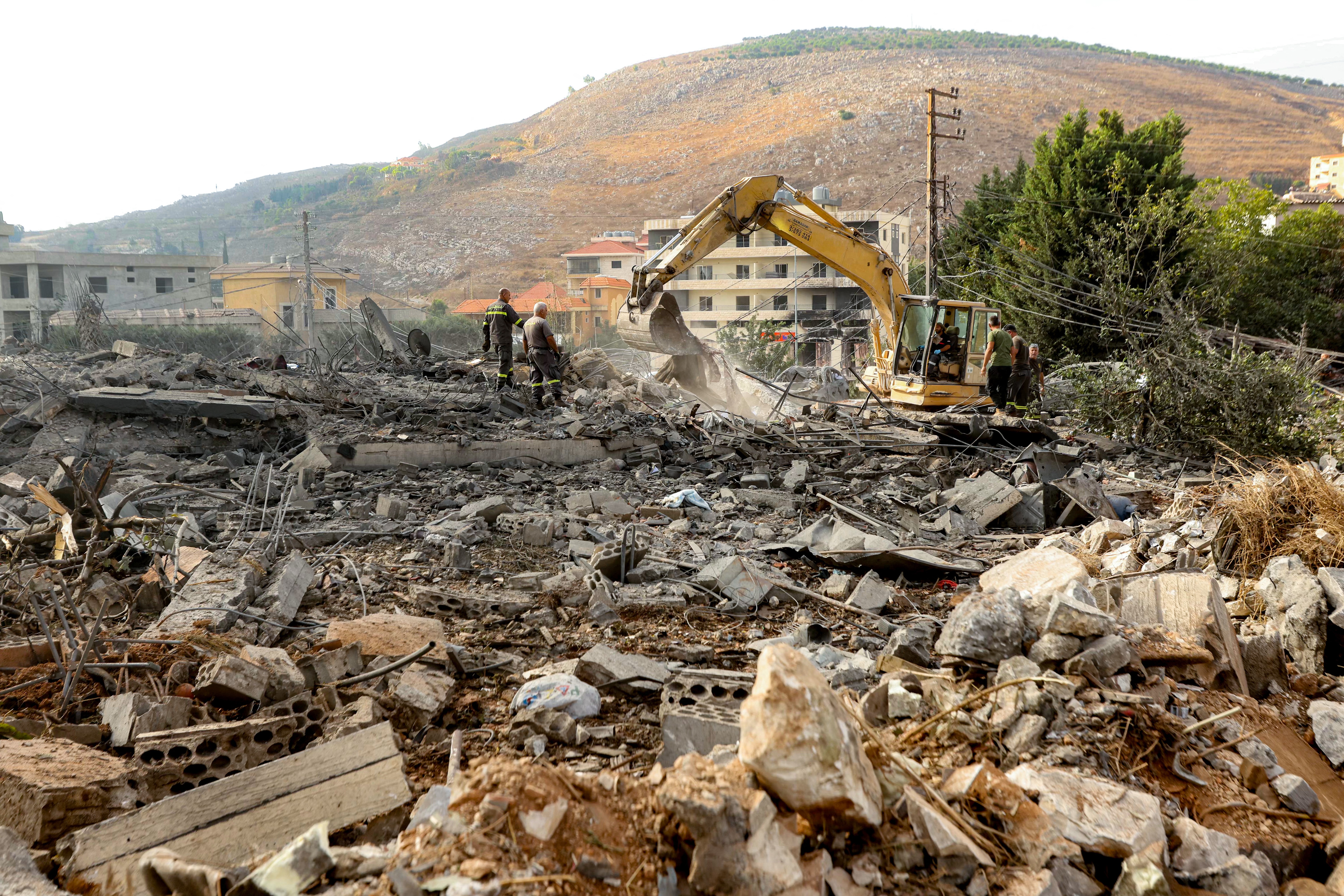 Novo bombardeio israelense no Líbano mata 12 pessoas, a maioria da mesma família
