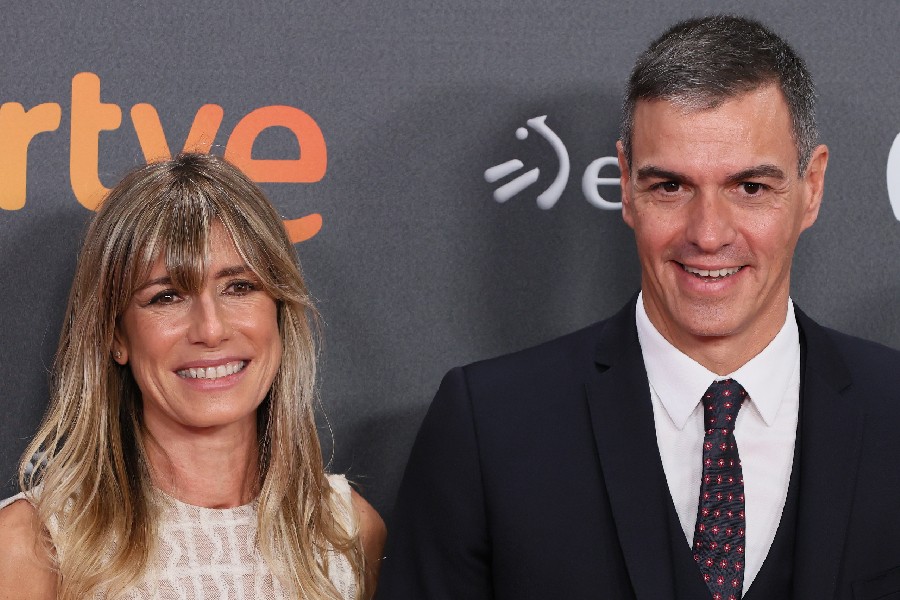 Acabou a boa fase de Pedro Sánchez e até a mulher será levada a júri