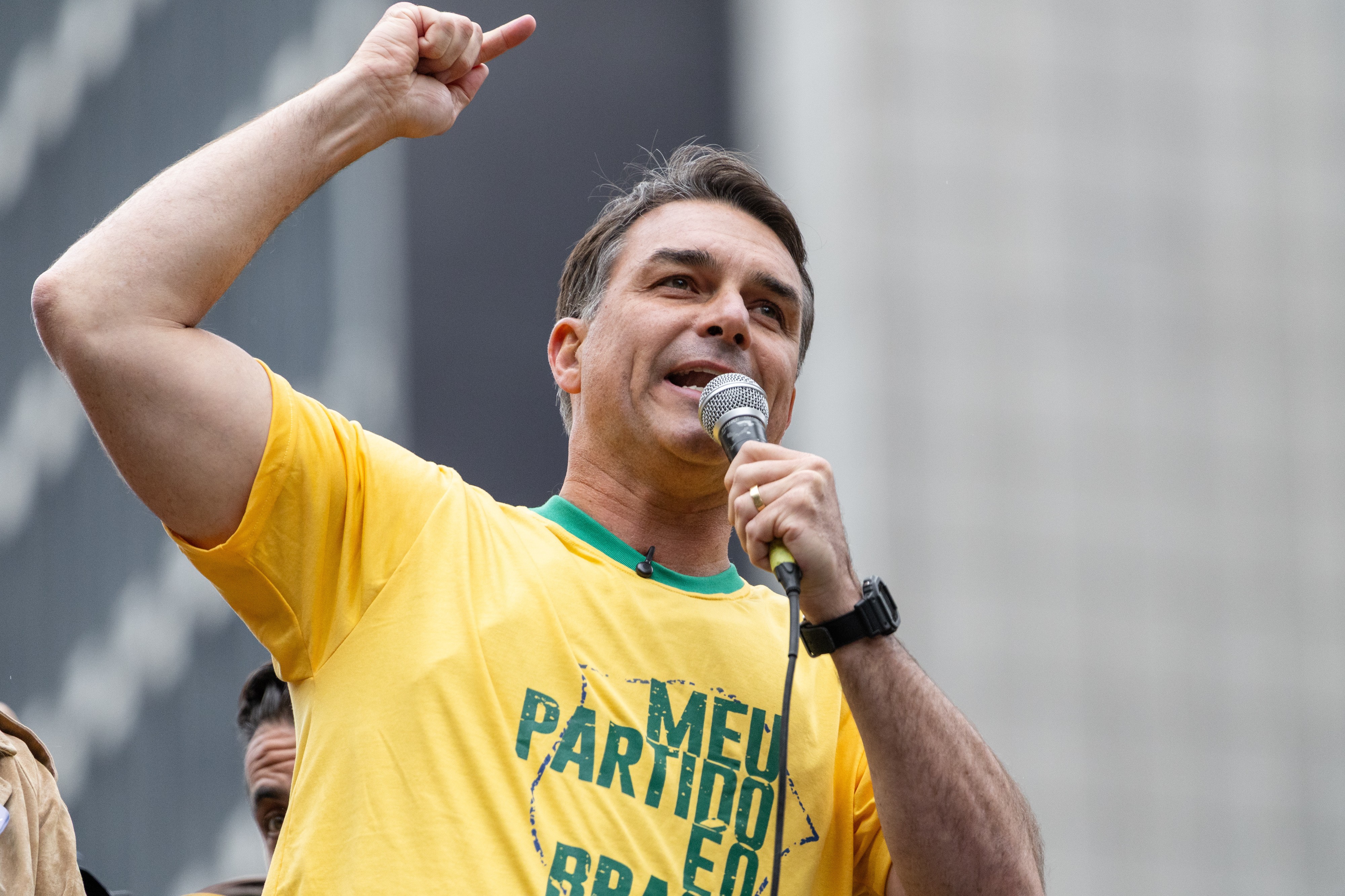 Os números de Flávio Bolsonaro nas pesquisas eleitorais divulgadas na última semana