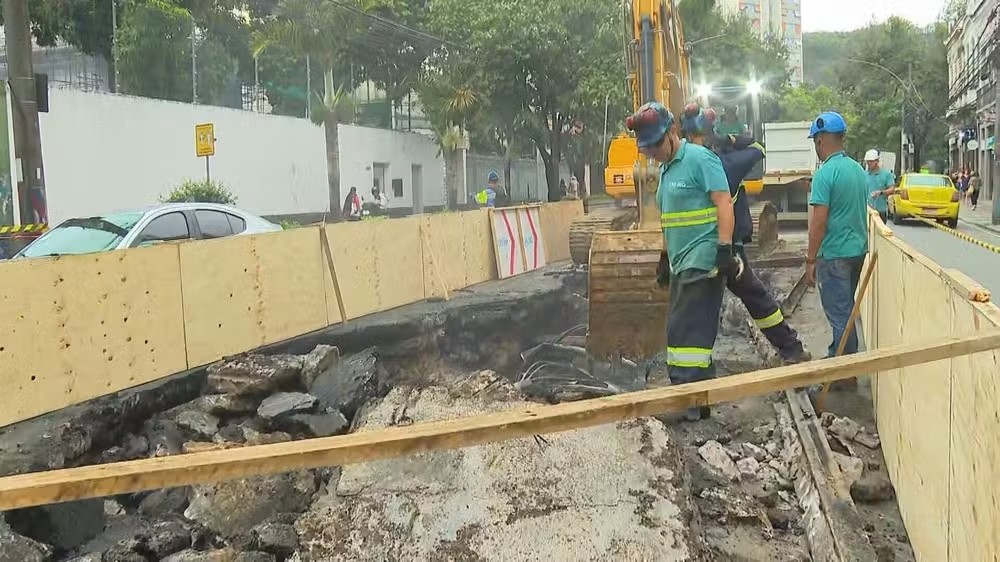 O que se sabe sobre a cratera aberta na Rua das Laranjeiras