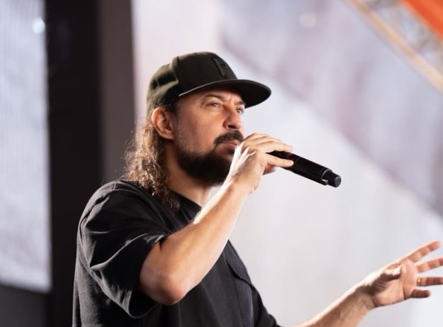 Gabriel o Pensador pode ser indenizado após ter música usada em campanha política