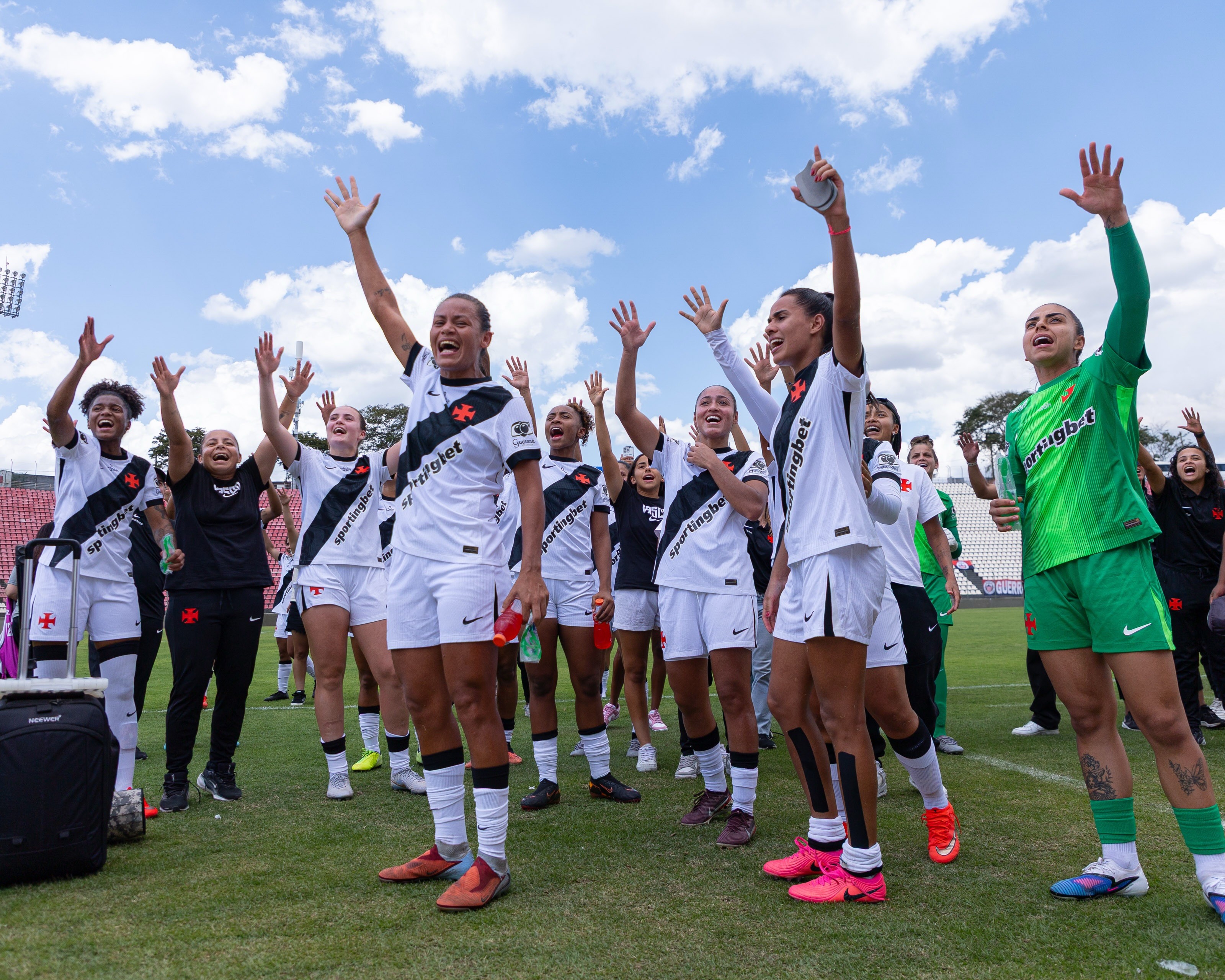 Vasco vence Itabirito na ida e decide título da A2 em São Januário